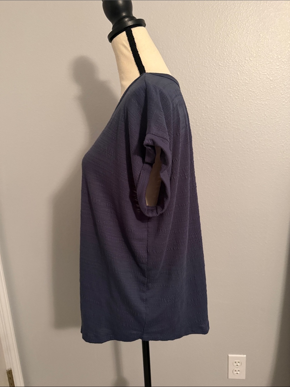 Soft Textured Navy Short Sleeve Scoop Neck Tee - Picture 5 of 8